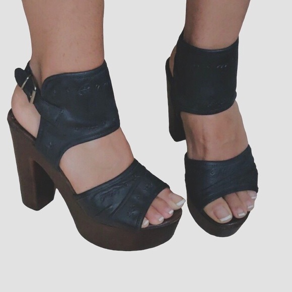 COOLWAY WOODEN PLATFORM HEELS SANDALS BLACK WITH FLORAL DESIGN SIZE 10 - Picture 2 of 16